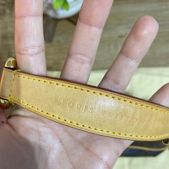 Louis Vuitton Tikal PM Shoulder Bag - Picture 5 of 16